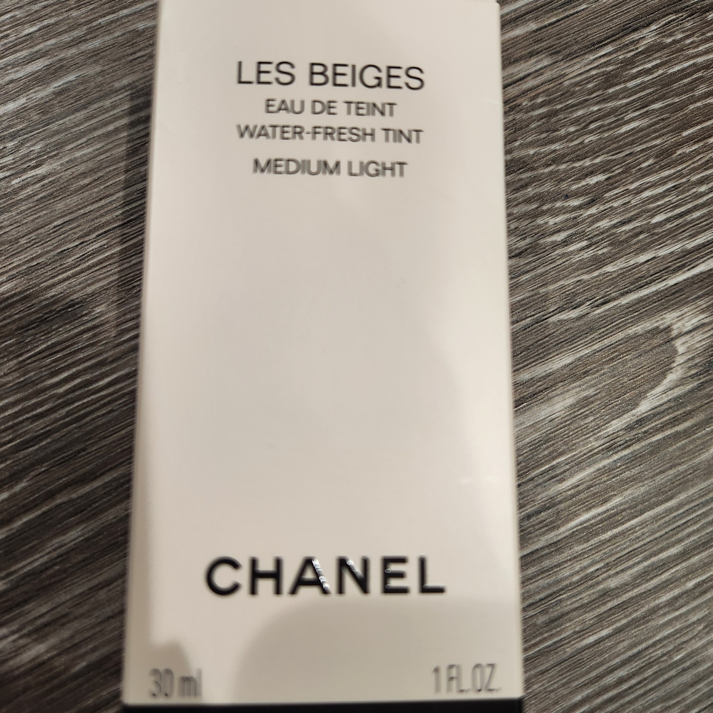 Chanel Les Beiges Water-Fresh Tint - Medium Light (Beige) - Picture 11 of 11